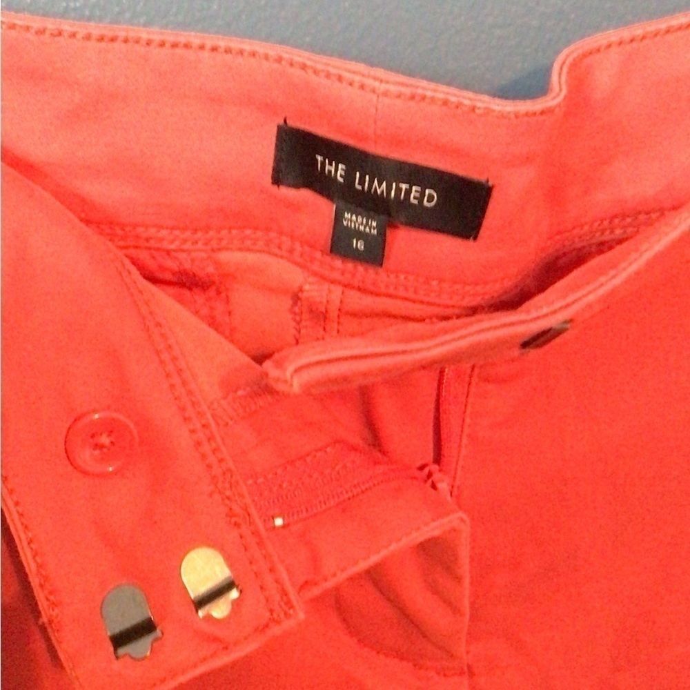 Red The Limited Shorts size 16. (0084) - Picture 2 of 3